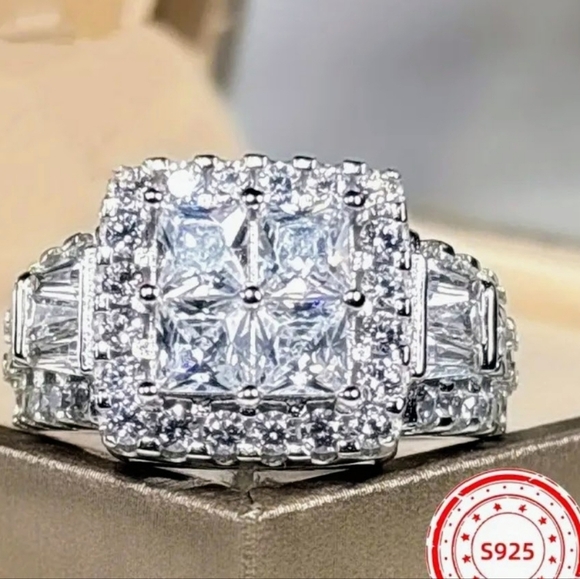 Jewelry - Sterling silver ring size 9 stamped 925 comes gift Box